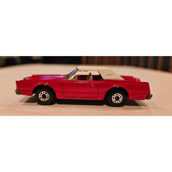 Matchbox (Lesney) #28 LINCOLN CONTINENTAL  NEW with Original Box-1979 - Picture 1 of 10